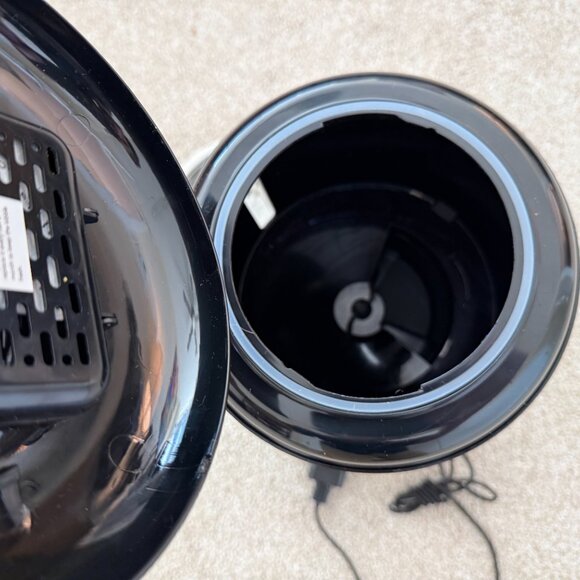 Petlibro Automatic Pet Feeder with Stainless Steel Bowl & Power Adapter – Black - Picture 5 of 6